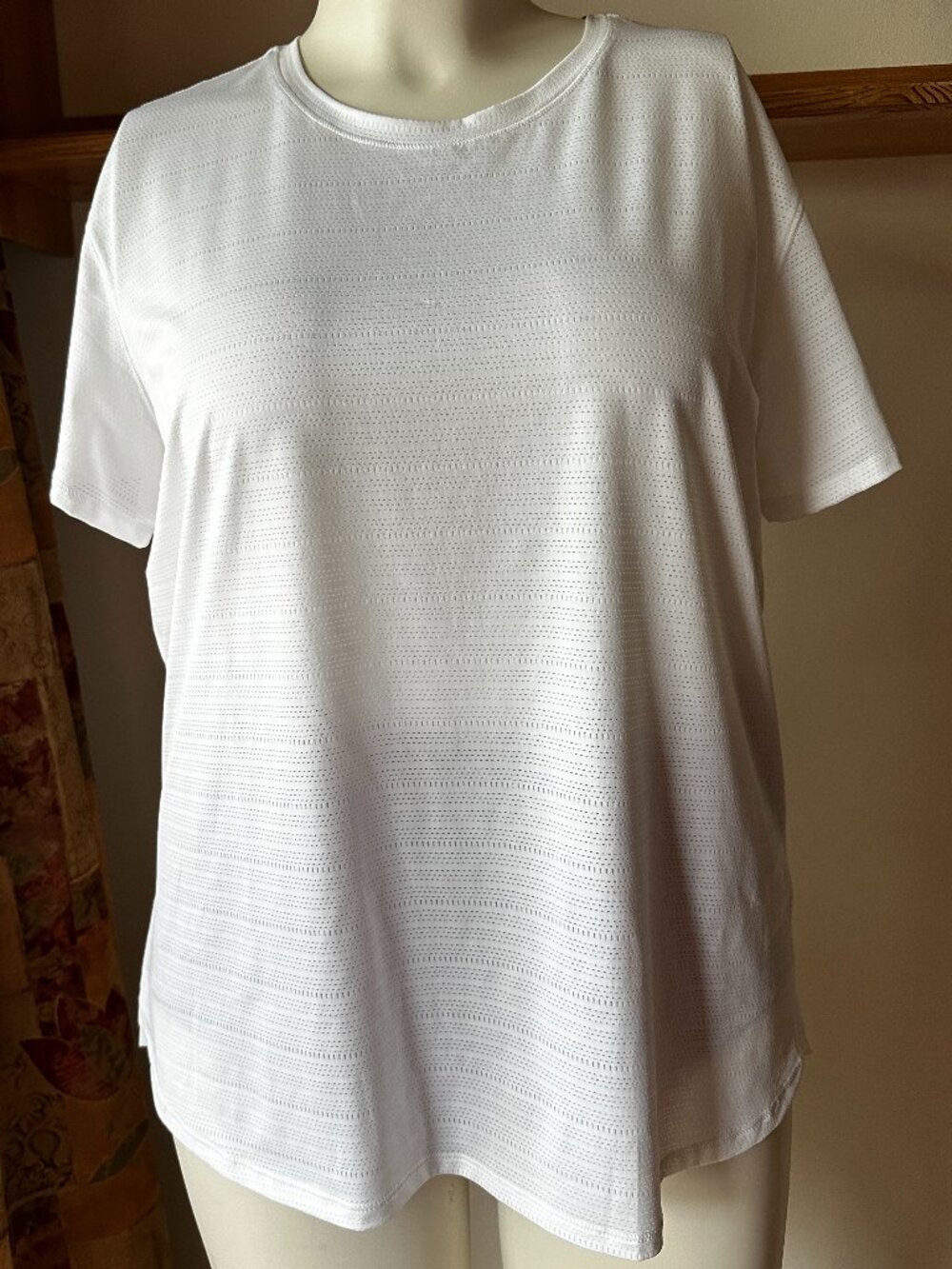 Tuff Athletics Women’s Short Sleeve T Shirt Size xl NWT